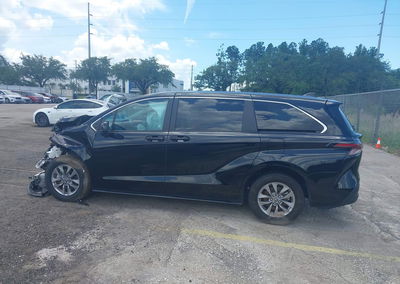2025 Toyota Sienna Le, uszkodzenie: Przód, Iaai lot 45204974, zdjęcie 14 z 19