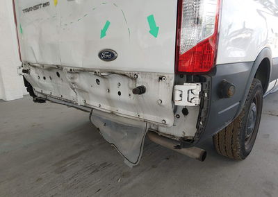 2020 Ford Transit-250, daño Trasero, Iaai lote 45494585, foto 6 de 16