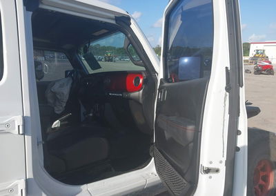 2021 Jeep Wrangler Unlimited Rubicon 4x4, uszkodzenie: Przód, Iaai lot 45440430, zdjęcie 5 z 16