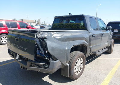 2025 Toyota Tacoma Sr5, daño Front & Rear, Iaai lote 44583839, foto 4 de 20