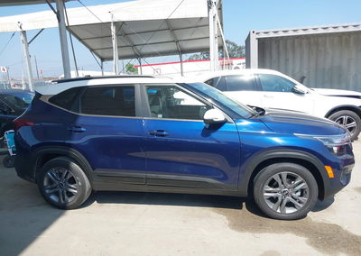 2021 Kia Seltos S, Suspension damage, Iaai lot 45085777, photo 12 of 17
