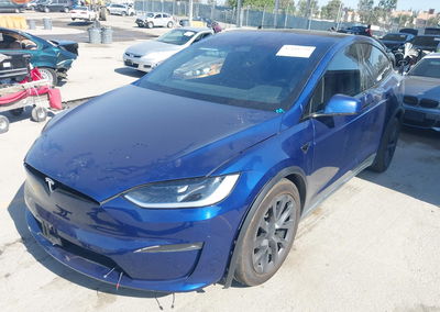 2023 Tesla Model X Dual Motor All-wheel Drive/standard Range, daño Lateral derecho, Iaai lote 45188239, foto 2 de 20