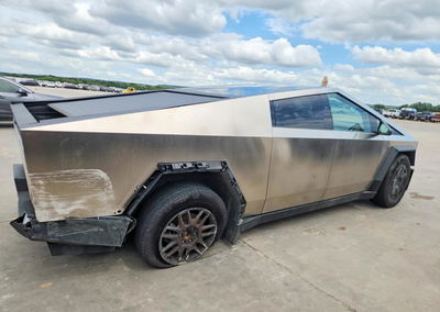 2024 Tesla Cybertruck, daño Trasero, Copart lote 56653746, foto 3 de 12