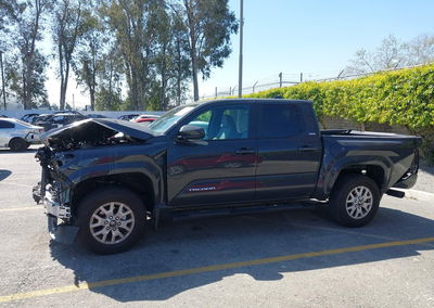 2025 Toyota Tacoma Sr5, daño Front & Rear, Iaai lote 44583839, foto 15 de 20