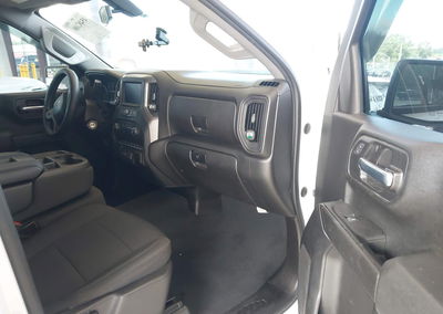 2021 Chevrolet Silverado 1500 2wd  Short Bed Custom, daño Frontal derecho, Iaai lote 45482066, foto 5 de 17