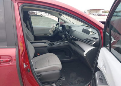 2025 Toyota Sienna Le, daño Frontal, Iaai lote 45374933, foto 5 de 17