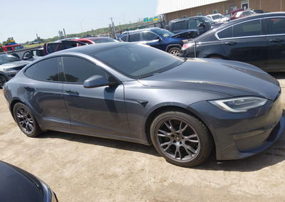 2021 Tesla Model S Long Range Dual Motor All-wheel Drive, daño Mecánico, Iaai lote 45511477, foto 12 de 17