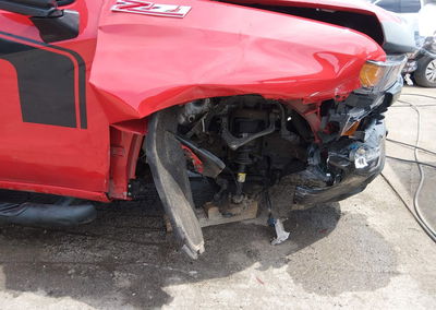 2020 Chevrolet Silverado 1500 4wd  Short Bed Custom Trail Boss, daño Frontal, Iaai lote 45297325, foto 6 de 16