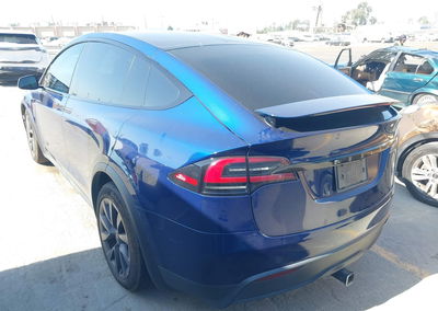 2023 Tesla Model X Dual Motor All-wheel Drive/standard Range, daño Lateral derecho, Iaai lote 45188239, foto 3 de 20