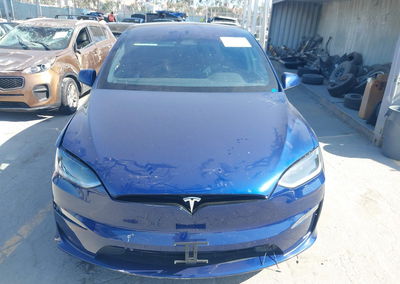 2023 Tesla Model X Dual Motor All-wheel Drive/standard Range, daño Lateral derecho, Iaai lote 45188239, foto 13 de 20
