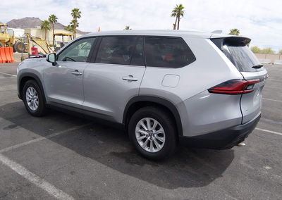 2025 Toyota Grand Highlander Xle, пошкодження: Задня частина, Iaai лот 44961174, фото 3 з 17