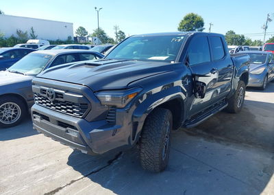 2025 Toyota Tacoma Hybrid Trd Sport 4wd, uszkodzenie: Left & Right Side, Iaai lot 45424348, zdjęcie 2 z 18