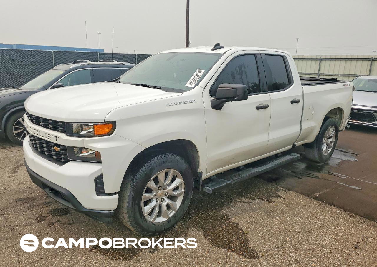 2021 Chevrolet Silverado K1500 Custom, uszkodzenie: Drobne wgniecenia/zarysowania, Copart lot 61363886