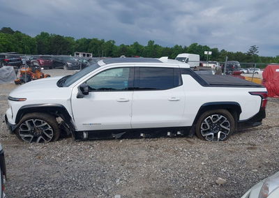 2024 Chevrolet Silverado Ev First-edition Rst 4wd, daño Lateral izquierdo, Iaai lote 45181117, foto 15 de 17