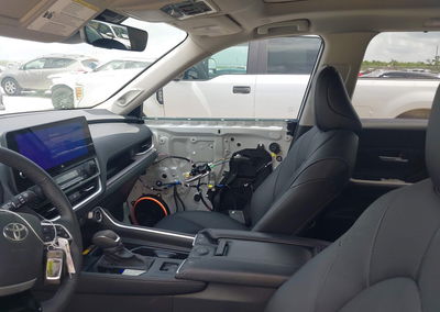 2026 Toyota Grand Highlander Hybrid Limited, uszkodzenie: Przód, Iaai lot 45256712, zdjęcie 5 z 16