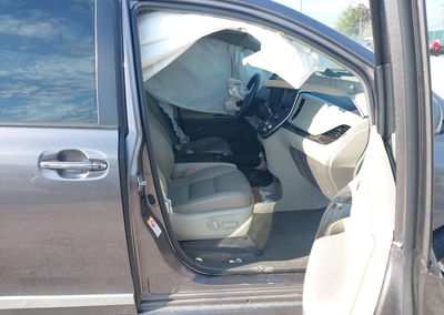 2019 Toyota Sienna Xle 8 Passenger, daño Frontal izquierdo, Iaai lote 44804596, foto 5 de 17