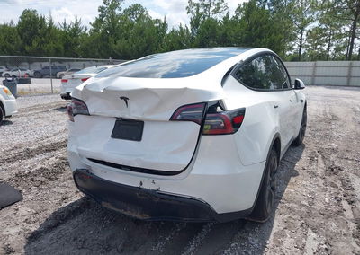 2024 Tesla Model Y Long Range Single Motor Rear-wheel Drive/rwd, uszkodzenie: Tył, Iaai lot 45466320, zdjęcie 6 z 21