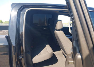 2021 Chevrolet Silverado 1500, daño Frontal derecho, Iaai lote 45069995, foto 8 de 16