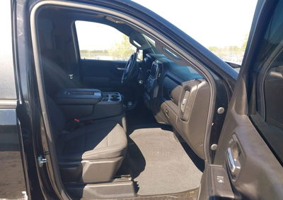 2021 Chevrolet Silverado 1500, daño Frontal derecho, Iaai lote 45069995, foto 5 de 16