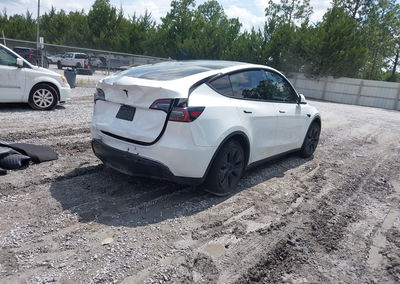2024 Tesla Model Y Long Range Single Motor Rear-wheel Drive/rwd, uszkodzenie: Tył, Iaai lot 45466320, zdjęcie 4 z 21