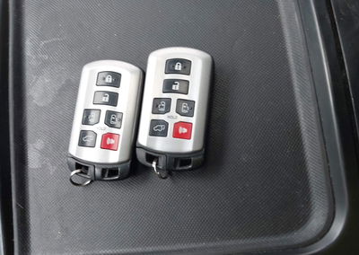 2019 Toyota Sienna Xle 8 Passenger, daño Frontal izquierdo, Iaai lote 44804596, foto 11 de 17