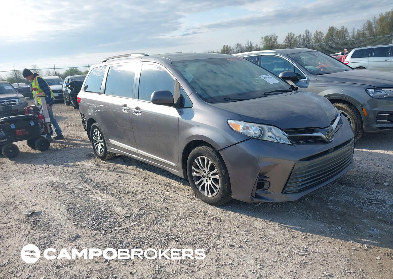 2019 Toyota Sienna Xle 8 Passenger, daño Frontal izquierdo, Iaai lote 44804596