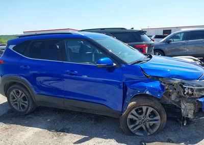 2023 Kia Seltos S, uszkodzenie: Left & Right Side, Iaai lot 45241136, zdjęcie 13 z 16