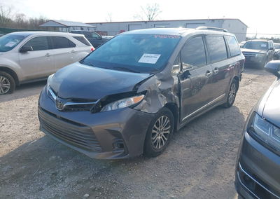2019 Toyota Sienna Xle 8 Passenger, daño Frontal izquierdo, Iaai lote 44804596, foto 2 de 17