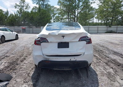 2024 Tesla Model Y Long Range Single Motor Rear-wheel Drive/rwd, uszkodzenie: Tył, Iaai lot 45466320, zdjęcie 17 z 21