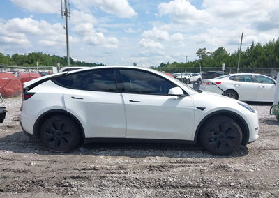2024 Tesla Model Y Long Range Single Motor Rear-wheel Drive/rwd, uszkodzenie: Tył, Iaai lot 45466320, zdjęcie 14 z 21