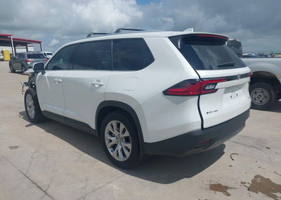 2026 Toyota Grand Highlander Hybrid Limited, uszkodzenie: Przód, Iaai lot 45256712, zdjęcie 3 z 16