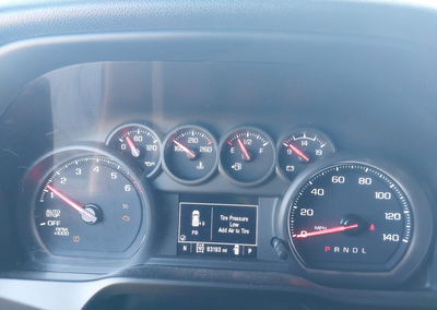2021 Chevrolet Silverado 1500, daño Frontal derecho, Iaai lote 45069995, foto 7 de 16