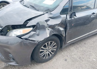 2019 Toyota Sienna Xle 8 Passenger, daño Frontal izquierdo, Iaai lote 44804596, foto 6 de 17