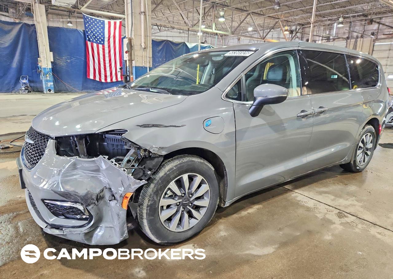 2023 Chrysler Pacifica Hybrid Touring L, Front End damage, Copart lot 58366926
