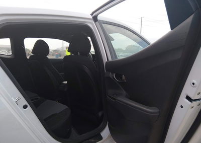 2019 Hyundai Veloster 2.0, daño Normal Wear & Tear, Iaai lote 45663041, foto 8 de 17