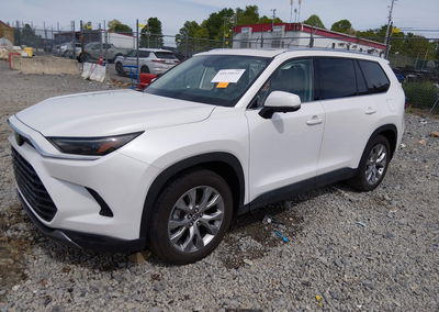 2025 Toyota Grand Highlander Limited, Right Side damage, Iaai lot 45134612, photo 2 of 20