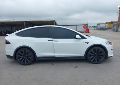 2022 Tesla Model X Dual Motor All-wheel Drive, daño Trasero izquierdo, Iaai lote 45162272, foto 12 de 17