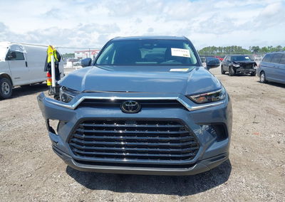 2025 Toyota Grand Highlander Xle, daño Frontal, Iaai lote 44993664, foto 12 de 16