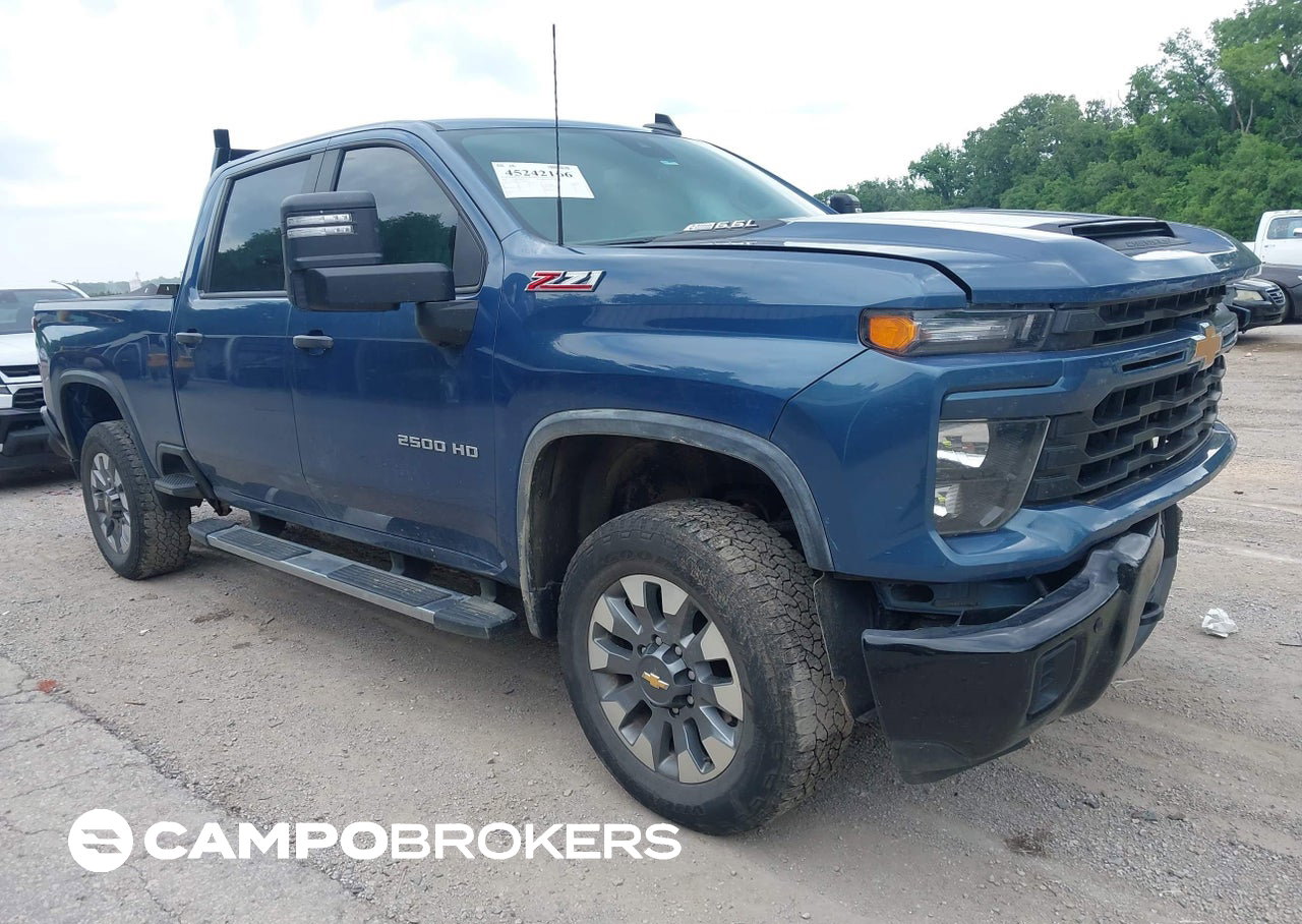 2025 Chevrolet Silverado 2500hd 4wd  Standard Bed Custom, Front End damage, Iaai lot 45242166