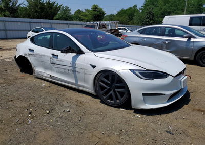 2023 Tesla Model S, daño Lateral, Copart lote 59117756, foto 4 de 12