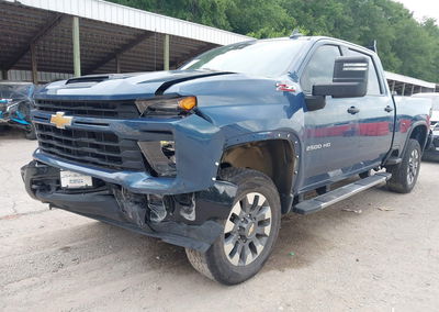 2025 Chevrolet Silverado 2500hd 4wd  Standard Bed Custom, Front End damage, Iaai lot 45242166, photo 2 of 16