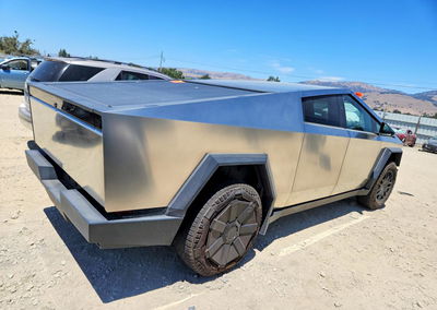 2024 Tesla Cybertruck Beast, uszkodzenie: Przód, Copart lot 60273976, zdjęcie 3 z 15
