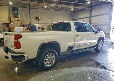2025 Chevrolet Silverado K3500 High Country, пошкодження: Вандалізм, Copart лот 95240535, фото 3 з 12