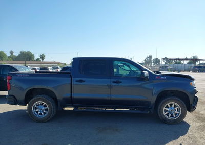 2021 Chevrolet Silverado 1500 4wd  Short Bed Lt Trail Boss, daño Frontal, Iaai lote 45189091, foto 13 de 18