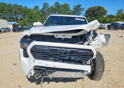 2024 Toyota Tacoma Trd Off-road, uszkodzenie: Przód, Copart lot 60658396, zdjęcie 5 z 13