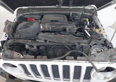 2019 Jeep Wrangler Unlimited Sahara 4x4, daño Volcadura, Iaai lote 45531240, foto 10 de 16