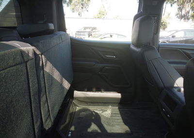 2024 Chevrolet Silverado Ev Work Truck, daño Trasero izquierdo, Iaai lote 45172643, foto 8 de 20