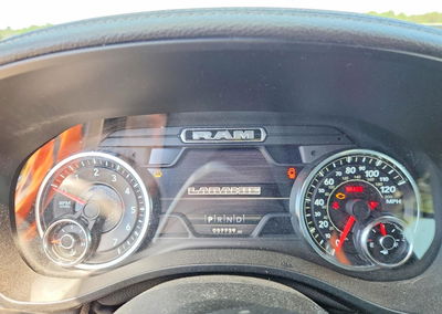 2021 Ram 1500 Laramie, daño Frontal, Copart lote 57774926, foto 9 de 14