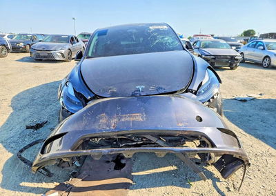 2024 Tesla Model Y, uszkodzenie: Całe nadwozie, Copart lot 58248356, zdjęcie 5 z 12