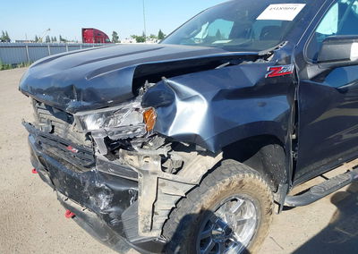 2021 Chevrolet Silverado 1500 4wd  Short Bed Lt Trail Boss, daño Frontal, Iaai lote 45189091, foto 17 de 18